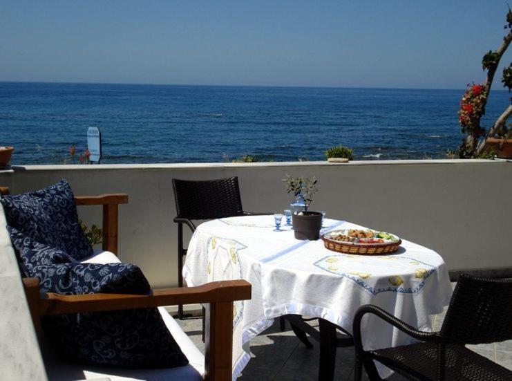Skinos Apartments Plakias Bagian luar foto